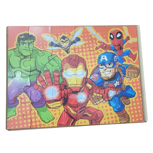 Marvel Superheroes 5 Puzzle Set in Case - Picture 1 of 6